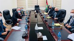 بشارة يناقش الوضع المالي مع المبعوث الأممي لعملية السلام