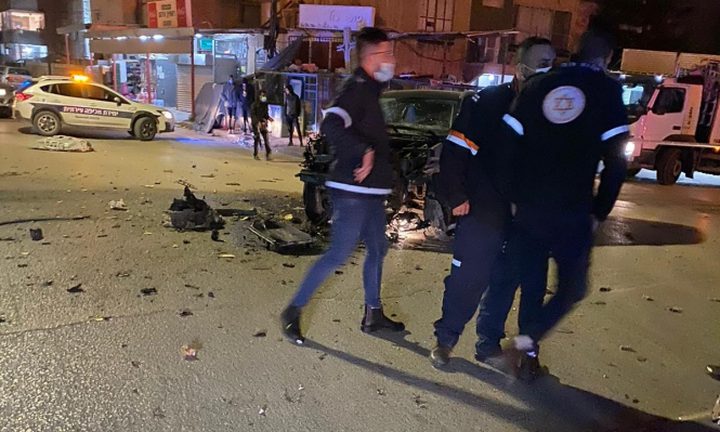 اصابة بجراح طفيفة عقب انفجار مركبة في قلنسوة