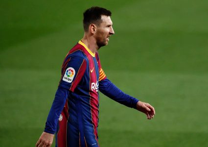 ميسي يستعد لمقاضاة بارتوميو ورباعي برشلونة