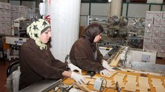 رغم جهودها في تحسين وضعها.. المرأة مكانك قف