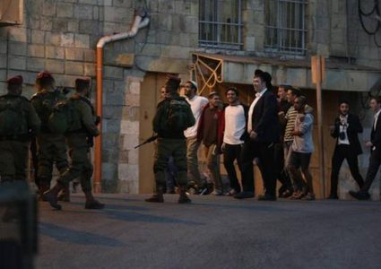 القدس: مستوطن يعتدي على الكنيسة الرومانية الأرثوذكسية