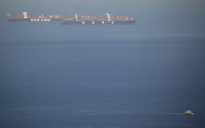 مصر توقف 3 سفن قبل توجهها إلى السعودية