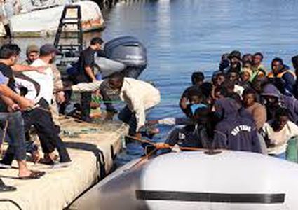 إنقاذ مئات المهاجرين قبالة سواحل ليبيا