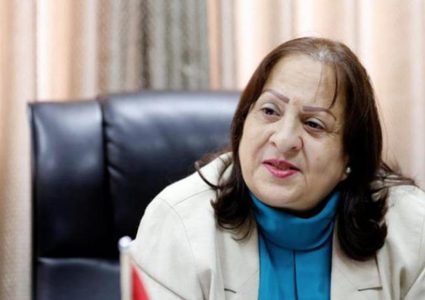 الرئيس يهنئ الكيلة بحصولها على جائزة "امرأة العَقد في الحياة"