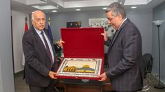 الرجوب يبحث التعاون المشترك مع رئيس الاتحاد المصري لكرة القدم