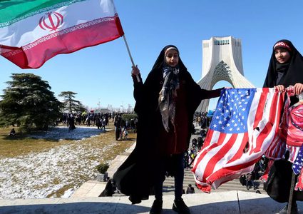 "بلومبيرغ": بايدن يدرس تخفيف الضغط المالي على إيران