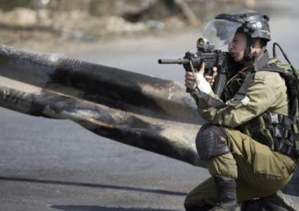 إصابة عامل برصاص الاحتلال أثناء توجهه لعمله بالداخل المحتل