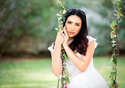 الهام روحانا تنهي تسجيل 3 أغاني من ألبومها الجديد