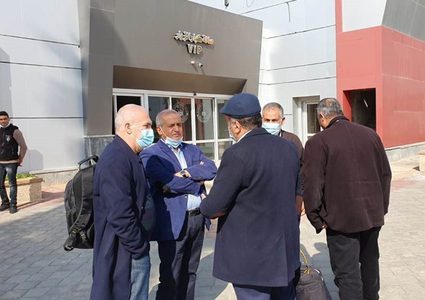 وفود الفصائل الفلسطينية تغادر قطاع غزة للمشاركة في حوار القاهرة