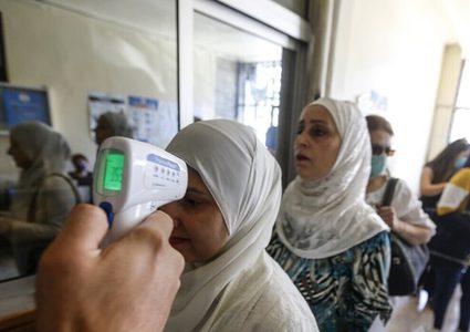 تسجيل 10 وفيات و1299 إصابة جديدة بكورونا في الأردن