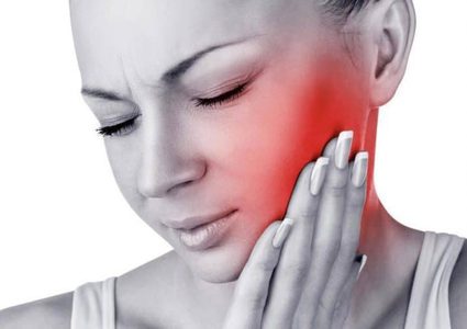 طبيبة: ألم الأسنان ينذر بإحتمالية المعاناة من نوبة قلبية قاتلة