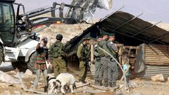 الاحتلال يهدم بئر مياه شرق رام الله