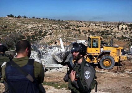 الاحتلال يهدم "كرفانين" شرق طوباس