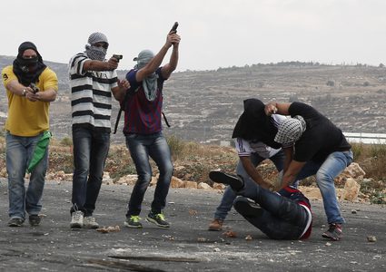 "مستعربون" يختطفون 5 شبان من البيرة