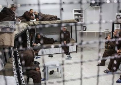 11 أسيرا مريضا "بعياد الرملة" تلقوا الجرعة الأولى من لقاح كورونا