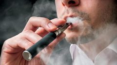 دراسة: تدخين الفايب يزيد احتمال الإصابة بكورونا