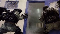 قوات القمع تقتحم سجن "عسقلان" وتنكل بالأسرى