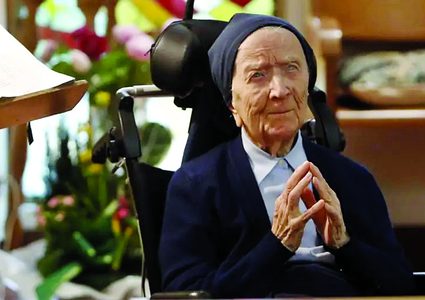 أكبر معمرة أوروبية تتغلب على فيروس كورونا