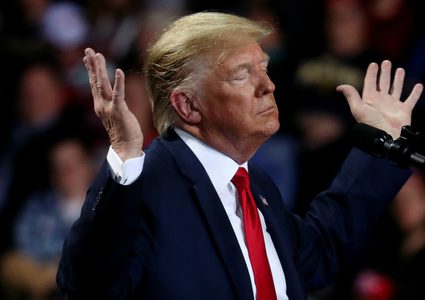 "الشيوخ الأميركي" يصوت بالأغلبية على إجراء محاكمة كاملة لترامب