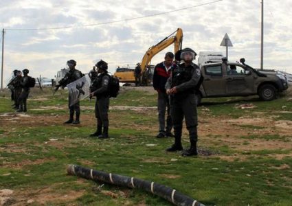 الاحتلال يهدم بركة مياه بأريحا ويستولي على خيمتين جنوب الخليل