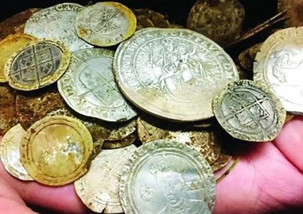 العثور على كنز قديم عمره ألفا عام في مدينة أيزانوي بتركيا