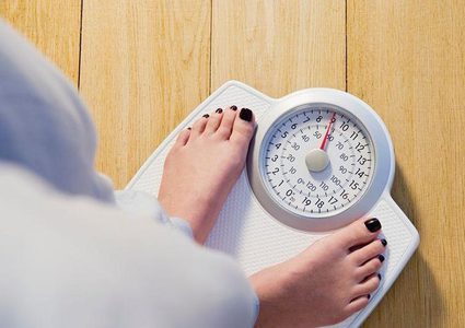 قياس الوزن يوميا.. هل هو أمر صحي؟