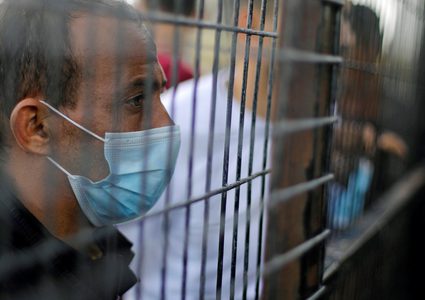 إصابات جديدة بكورونا بين صفوف الأسرى في قسم 10 بالنقب