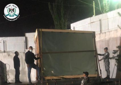 سلفيت: ضبط شاحنة زجاج خام مهرب من مستوطنة أرئيل