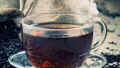 الشاي الأسود.. سلاح ذو حدين!!