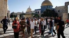 مستوطنون يقتحمون باحات "الأقصى"