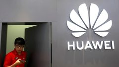"هواوي" تدعو بايدن لإصلاح ما أفسده ترامب