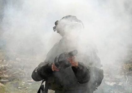 إصابات بالاختناق إثر قمع الاحتلال مسيرة سلمية شرق رام الله