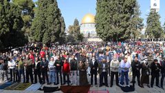 15 ألف مصل يؤدون "الجمعة" في رحاب الأقصى