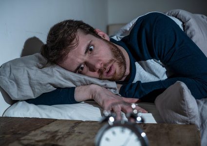 تعرف على أبرز  الأشياء التي تسبب القلق في الليل