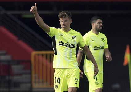 أتلتيكو مدريد يعود من غرناطة بثلاث نقاط