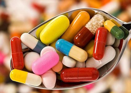 أطباء يحذرون من مخاطر علاج فيروس كورونا بالفيتامينات