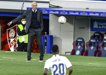 بيريز يستقر على خليفة زيدان