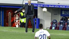 بيريز يستقر على خليفة زيدان