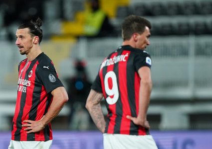 سبيزيا يصعق ميلان بثنائية