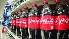 كوكاكولا تتجه إلى بيع مشروباتها في زجاجات ورقية لهذا السبب