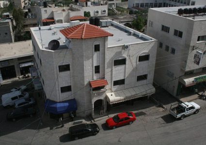 إغلاق بلدية عزون شرق قلقيلية بسبب كورونا