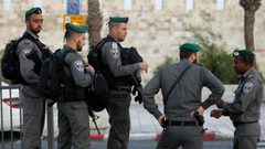 الاحتلال يعتقل شابا قرب مدخل العيسوية بالقدس