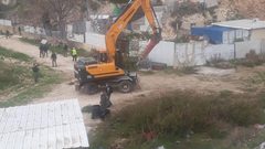 القدس: الاحتلال يهدم مسكنا ومنشآت ويشرد أصحابها