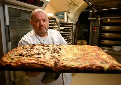 خباز فرنسي يضرب عن الطعام من أجل تلميذه