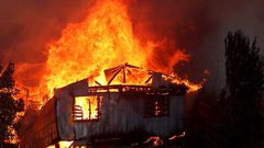 حريق هائل يدمر قرية صينية عمرها 400 عام