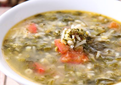 شوربة الجزر والبطاطا مع السلق المغذي