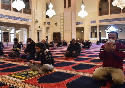 "الأوقاف": خطبة وصلاة الجمعة ستقام في المساجد