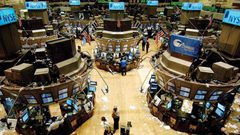 بورصة موسكو في المنطقة الخضراء