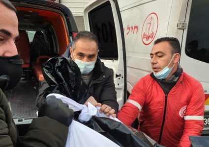 استلام جثمان الشهيد داوود الخطيب على حاجز مزموريا بمدينة بيت لحم