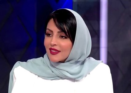 إعلامية سعودية تحرج زوجها برد فعلها على هديته الفاخرة